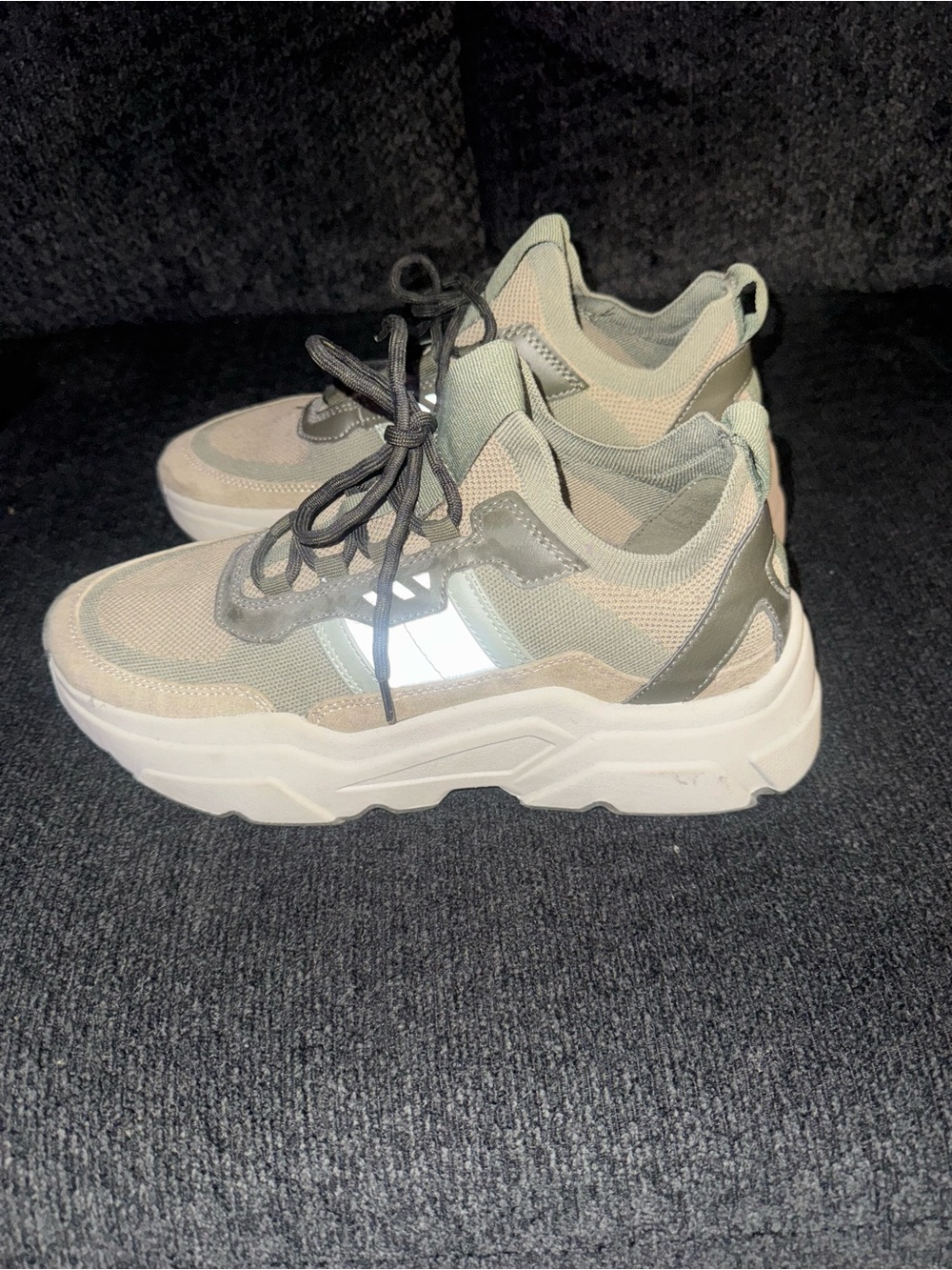 H&M Women's Chunky Platform Sneakers in Sage Green and White Size 40 (8.5/9)